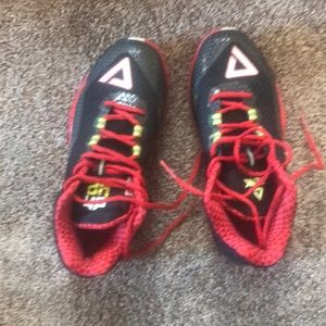 Rare Dwight Howard peak shoes